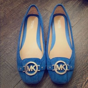 Brand new adorable Blue MK flats